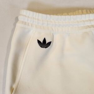 Adidas Men’s Shorts – Size 2XL – Cream/White with Black Stripes